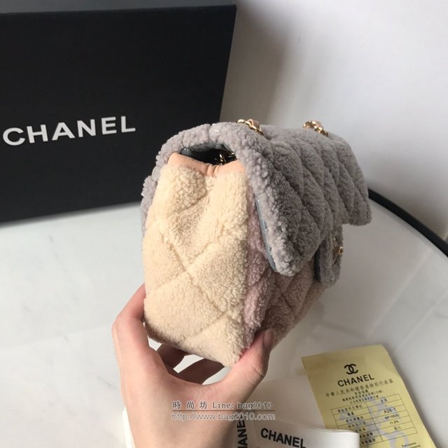 Chanel女包 19夏秋新款 雙面剪毛綿羊皮與金色金屬口蓋包 香奈兒小號單肩包 Chanel斜挎女包  djc3229